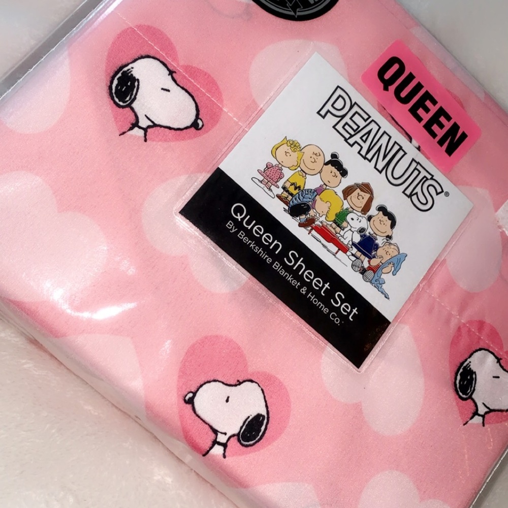 NWT Peanuts Queen Sheet Set